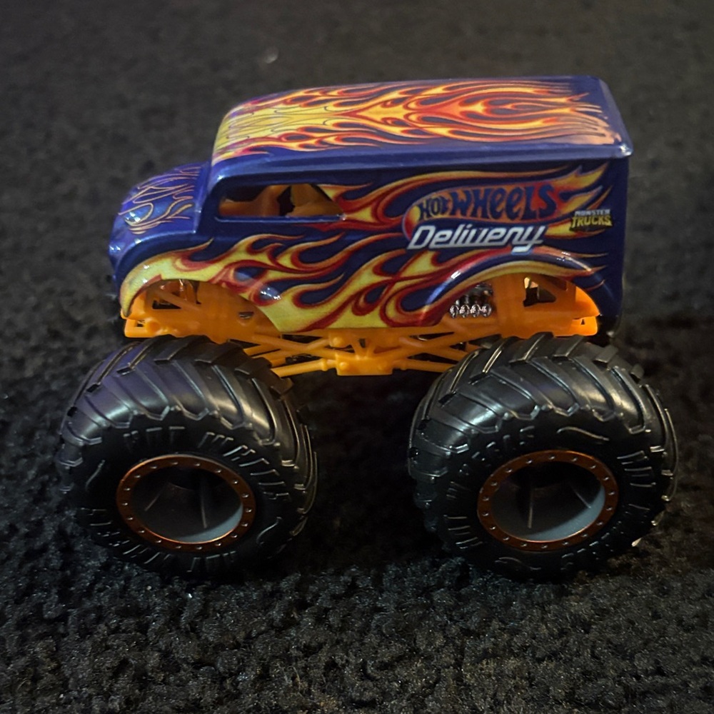 Hot Wheels Delivery Monster Truck - Blue and Orange